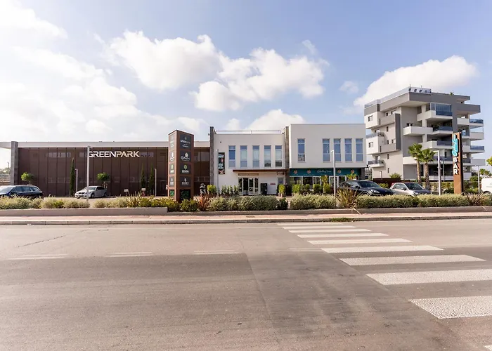 Green Park Penthouse Suite & Pool - Heated Pool -